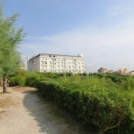 Phare De Regina Golf * ביאריץ